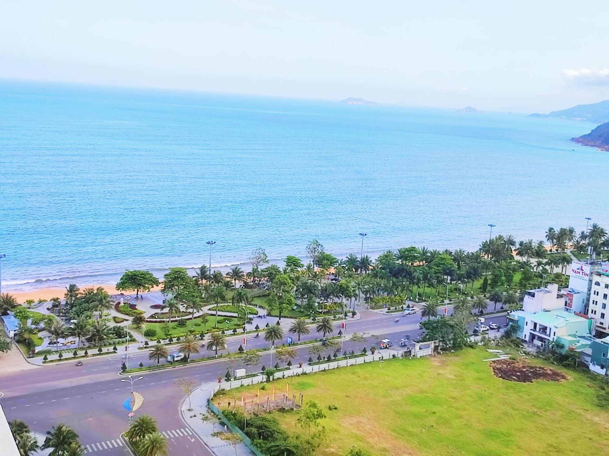 Flc Sea Tower Quy Nhon Ban Cong, Bon Tam, Ho Boi Co Phi, Sat Bien Exteriör bild