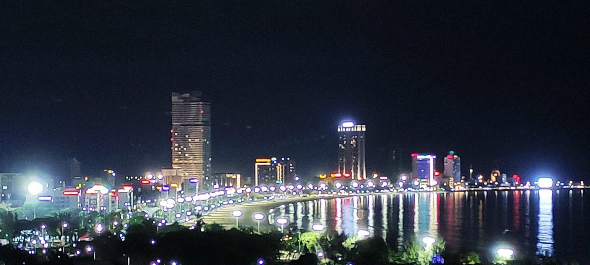 Flc Sea Tower Quy Nhon Ban Cong, Bon Tam, Ho Boi Co Phi, Sat Bien Exteriör bild