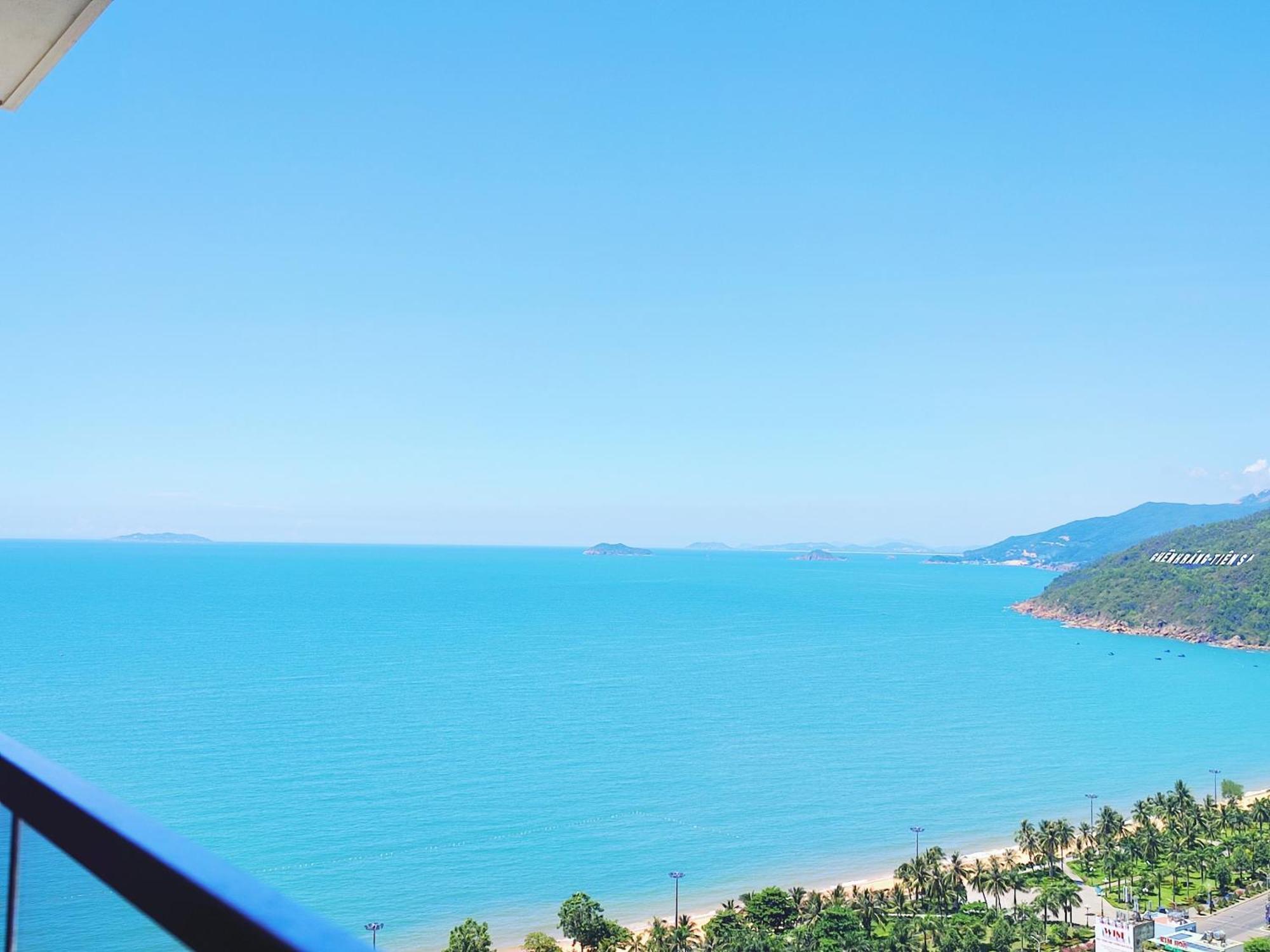 Flc Sea Tower Quy Nhon Ban Cong, Bon Tam, Ho Boi Co Phi, Sat Bien Exteriör bild